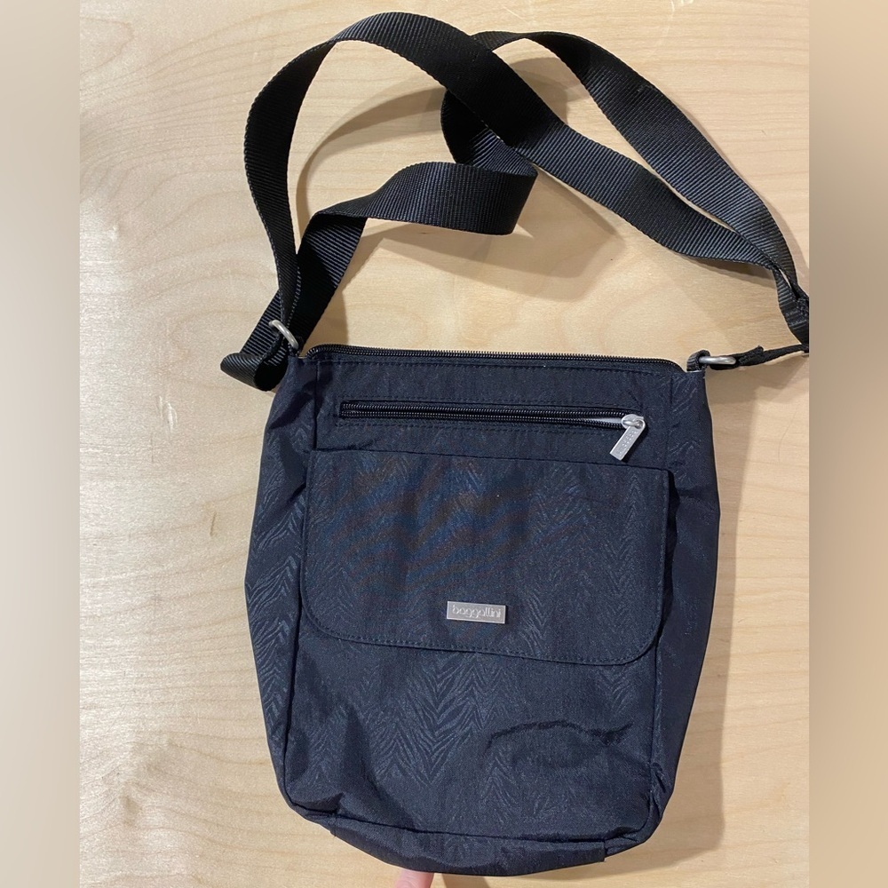 Baggallini Black Crossbody Bag (QD)